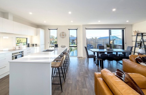 Martinborough Apartment | Luxe On Burgundy, Martinborough