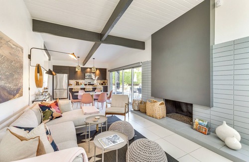 Racquet Club Estates House | Luxe Outdoor Living: Palm Springs Retreat w/View!
