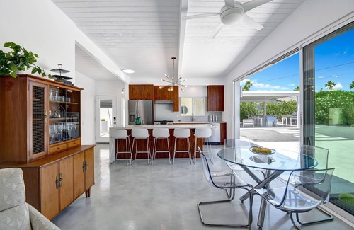 Racquet Club Estates House | Luxe Palm Springs Oasis w/Pool + Mountain Views