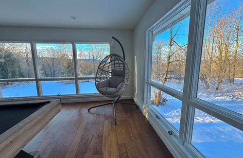 Jewett Ski Chalet | Luxe Party Retreat: Theater/Karaoke/Games/Hot tub/swimming pool