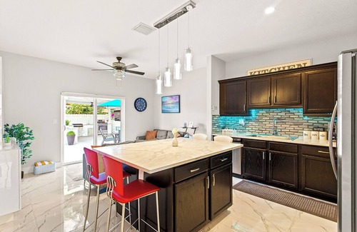 Homestead House | Luxe Patio/Heated Pool/Outdoor Kitchen/Games Room/Everglades/Keys