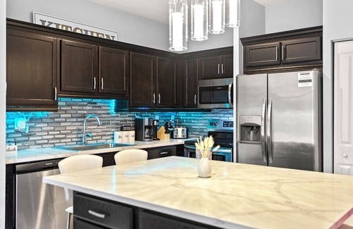 Homestead House | Luxe Patio/Heated Pool/Outdoor Kitchen/Games Room/Everglades/Keys