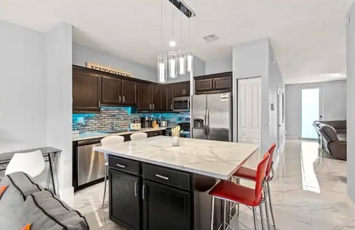 Homestead House | Luxe Patio/Heated Pool/Outdoor Kitchen/Everglades/Keys/Speedway