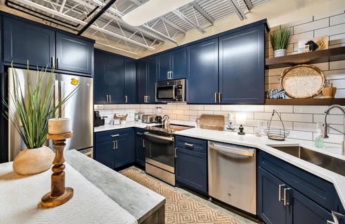 Brazos Condo | Luxe Penthouse: Downtown Magnolia/Baylor/McLane/Foster Pavilion