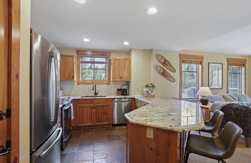 Breckenridge Condo | Luxe Poolside Resort Suite, and Walk to Main Street