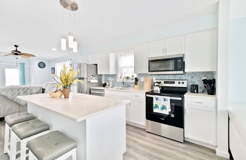 Hancocks Bridge House | Luxe Private Beachfront Retreat on Delaware River!