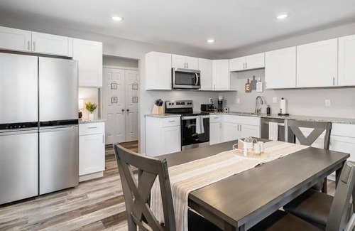 Cedar Crest House | Luxe Private Dallas Getaway Minutes from Downtown!