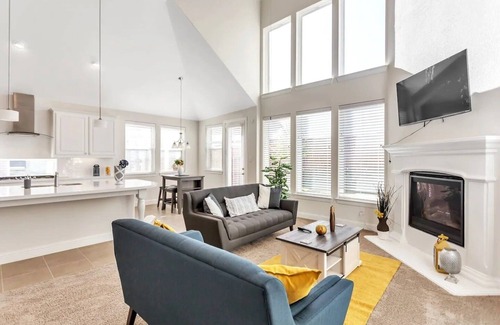 Valley Ranch House | Luxe Private Getaway in the Heart of Las Colinas!