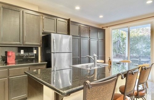 Union City House | Luxe Private Getaway Near Coyote Hills Park!