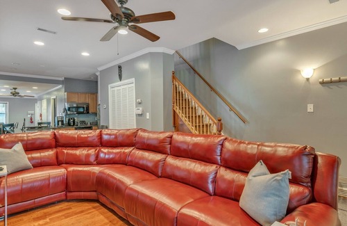 Southeast House | Luxe Private Getaway in the Heart of Capitol Hill!