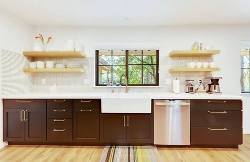Grass Valley House | Luxe Private Lakefront Getaway with Hot Tub!