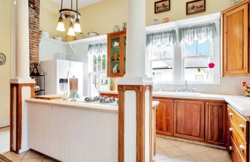 Hemphill House | Luxe Private Room in Historic Hemphill Getaway!