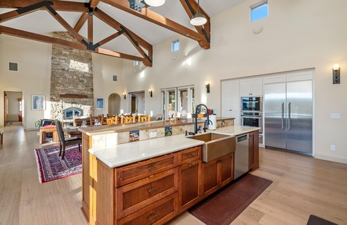 Paso Robles House | Luxe Private Vineyard Estate on 10 acres of Vineyards w/Amazing Views, off 46W!