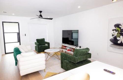 Windsor Park House | Luxe Retreat, Modern Gem with Private Backyard Oasis