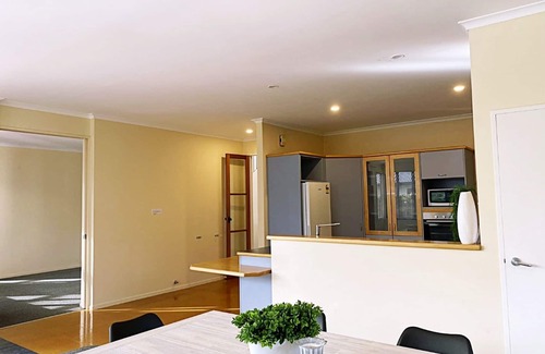 Hamilton House | Luxe Retreat - Spacious & Peaceful