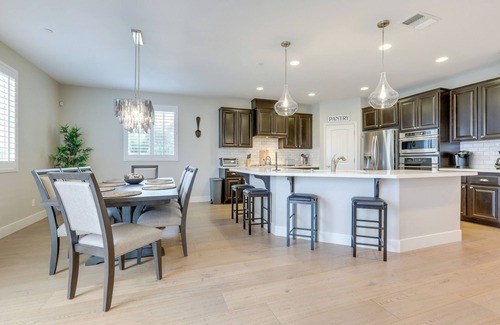 Roseville House | Luxe Roseville Home w/Pool & Hot Tub!