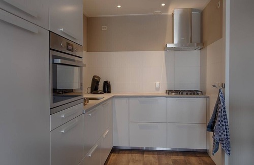 Makkum Apartment | Luxe, Sfeervol Appartement aan Ijsselmeer en Boulevard