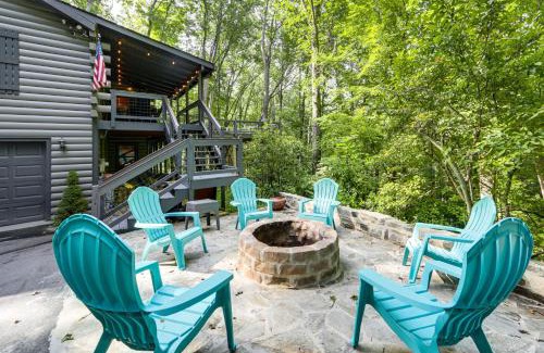 Ridgewood Estates House | Luxe Smoky Mountains Cabin with Hot Tub and Views!