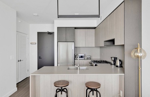 South Loop Apartment | Luxe South Loop 2BR w/Spa, Pool & Gym next to Grant Park, by Blueground