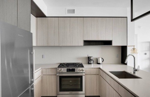 South Loop Apartment | Luxe South Loop 2BR w/Spa, Pool & Gym next to Grant Park, by Blueground