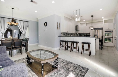 Briarforest House | Luxe Southwest Houston Home w/Balconies & Patio!