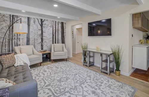 Milpitas House | Luxe Spacious Remodeled House in Silicon Valley