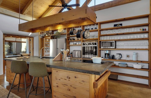 Tucson House | Luxe straw bale home on 3+ acres, 20 min to dntwn!