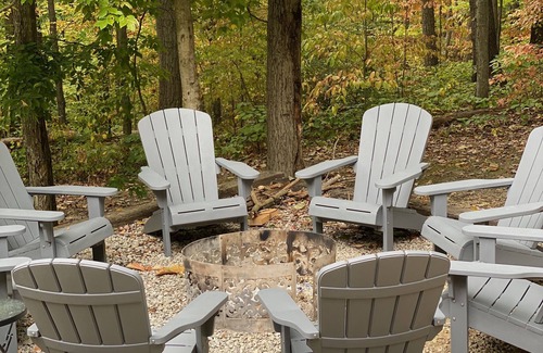 Laurelville Cabin | LUXE TWO | ANTLER'S GROVE *HOCKING HILLS* CLOSE TO EVERYTHING! HOT TUB, FIREPLACE,GAME ROOM,FIRE PIT