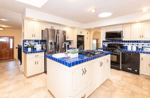 Castro Valley Villa | Luxe Villa - Family and Corporate Rental Sleeps 21