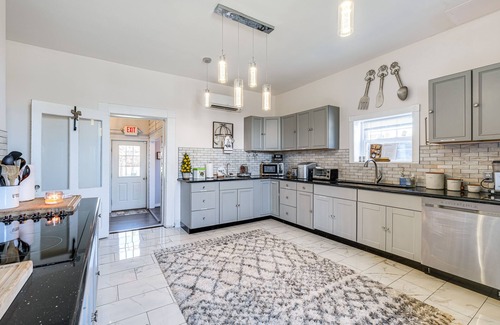 Buchanan House | Luxe Virginia Historical Estate w/Charcoal Grill!