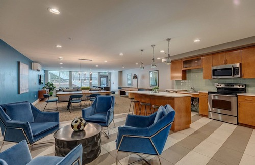 Wallingford Apartment | Luxe Wallingford Studio w/Pets & W/D, nr 99 & I-5, by Blueground