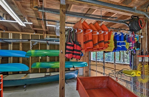 Port Haywood House | Luxe Waterfront Home: Kayak, Canoe, Grill + More!