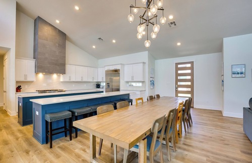 Malakoff House | Luxe Waterfront Home in Malakoff w/Pool!
