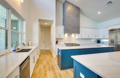 Malakoff House | Luxe Waterfront Home in Malakoff w/Pool!