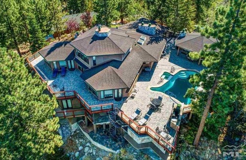 Lincoln Park House | Luxe3 historic harrahs 5 diamond 280 degree luxury lake tahoe08402215