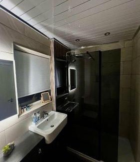 High Hazels House | Luxeliving The Larch Residence