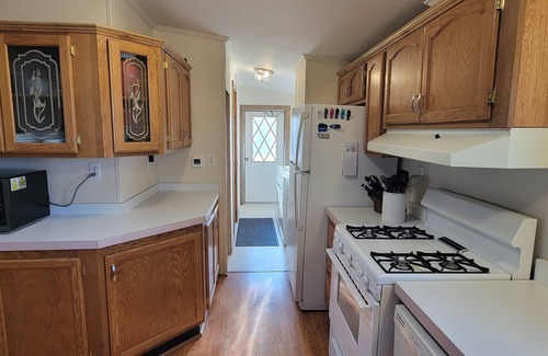Door County Cottage | Luxemburg Beachfront Cottage – 120ft Private Beach