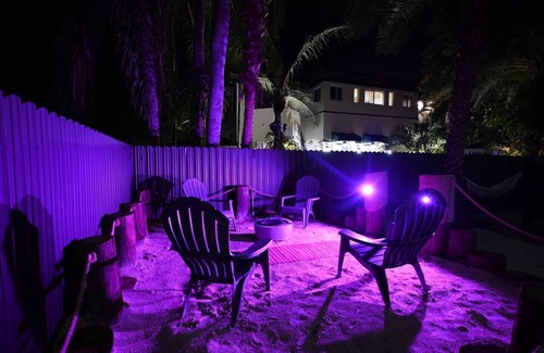 Tamiami House | LuxOasis Getaway Heated Pool/Minigolf/Beach/Chess