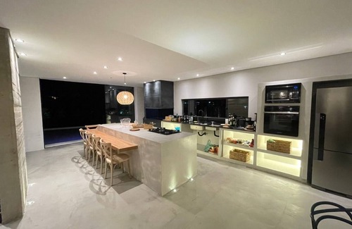 Japuiba House | LUXOBRASIL #AR23 Canal House Porto Bracuhy Vacation Rentals