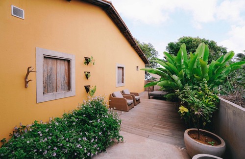 Floresta Velha House | LuxoBrasil #NR01 Yellow House Fernando de Noronha Seasonal Rent