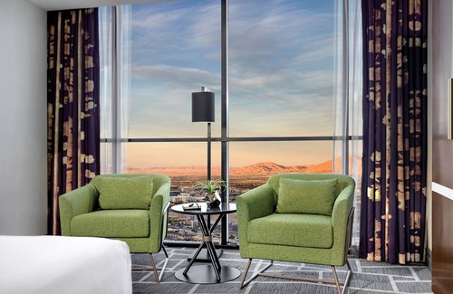 Las Vegas Strip Resort | Luxor Hotel and Casino