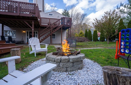 Stamford Apartment | Luxorious 2-Bedroom Near Downtown Stamford with Laundry and Pet Friendly!