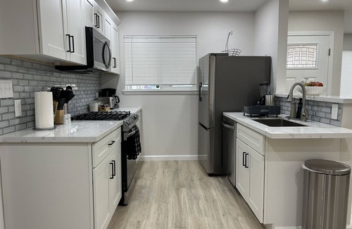 Vallejo House | LUXOStays|Spacious Home Nr Six Flags & Napa Valley