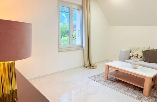 Biel Apartment | Luxrem 5 Apartments Skyline