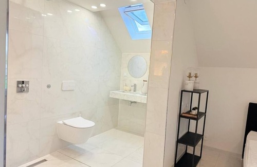 Biel Apartment | Luxrem 5 Apartments Skyline