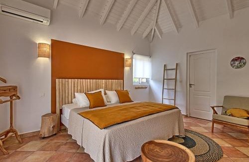 Plum Bay House | Luxueuse Villa avec Piscine Privée et Jardin dans un Cadre Sécurisé à Terres Basses, Marigot - FR-1-734-12