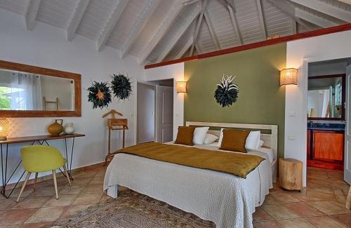Plum Bay House | Luxueuse Villa avec Piscine Privée et Jardin dans un Cadre Sécurisé à Terres Basses, Marigot - FR-1-734-12