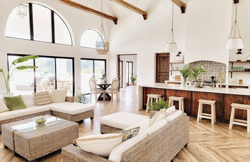 Saint-Rosaire Villa | Luxueuse Villa Privée Avec vue Panoramique et Piscine Infinie