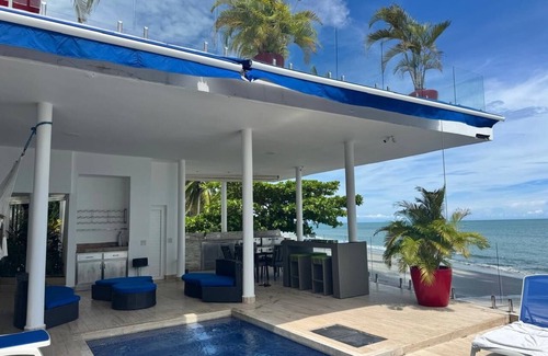 Playa Coronado House | Luxury Beach front 7-bedroom house with AC in Playa Coronado Panama