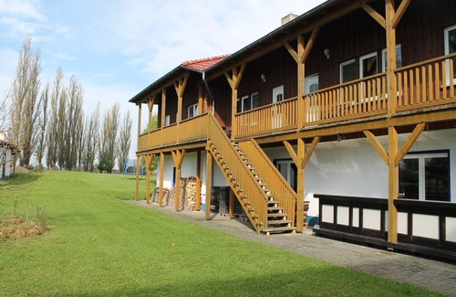 Boddin Apartment | Luxuriöse Ferienwohnung in Boddin mit Garten